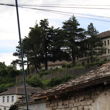 Vila Karagjozi Gjirokastër Buitenkant foto