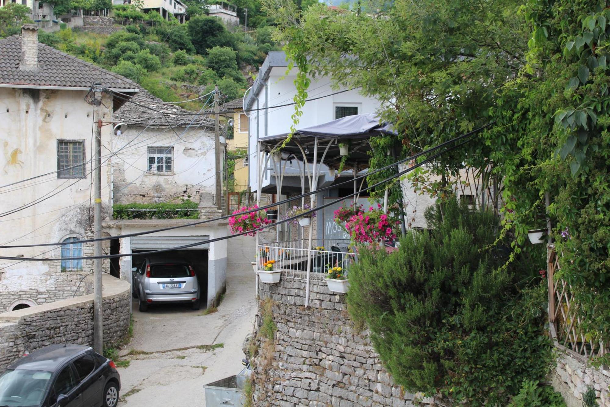 Vila Karagjozi Gjirokastër Buitenkant foto